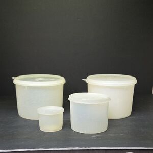 Vintage Tupperware Lot of 4 Round Storage Containers & Lids